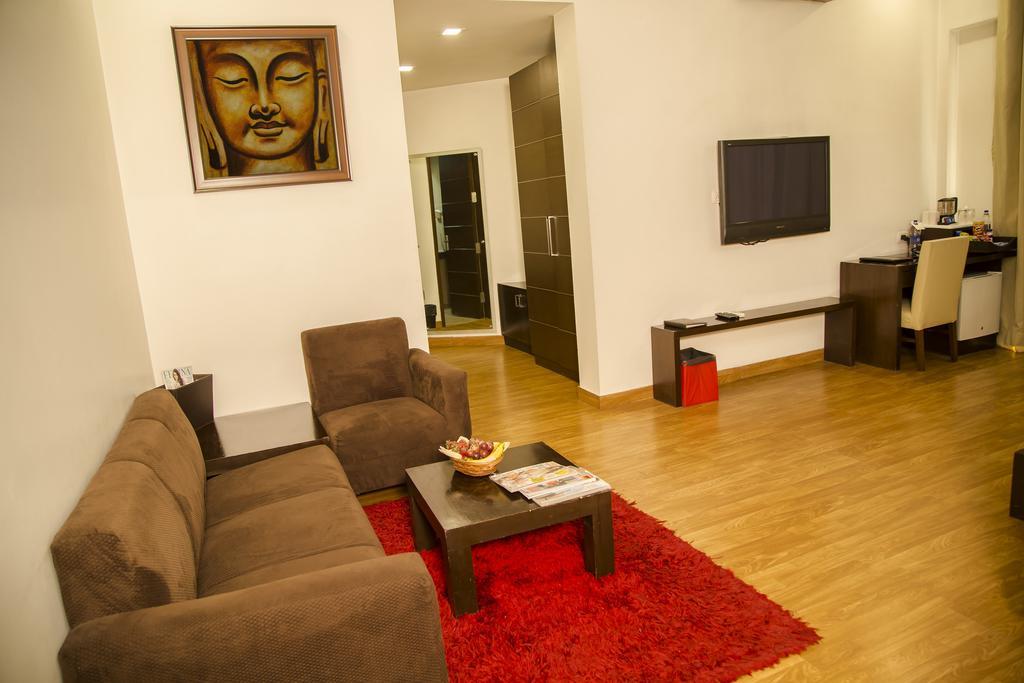Hotel La Suite New Delhi Exterior foto
